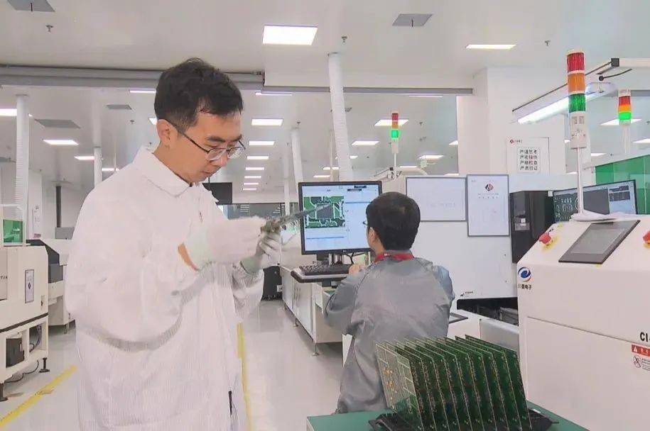 勞動(dòng)創(chuàng)造幸福 | 合肥市最美職工事跡展播（三） 精益求精，服務(wù)萬家——記電子產(chǎn)品銷售員李華